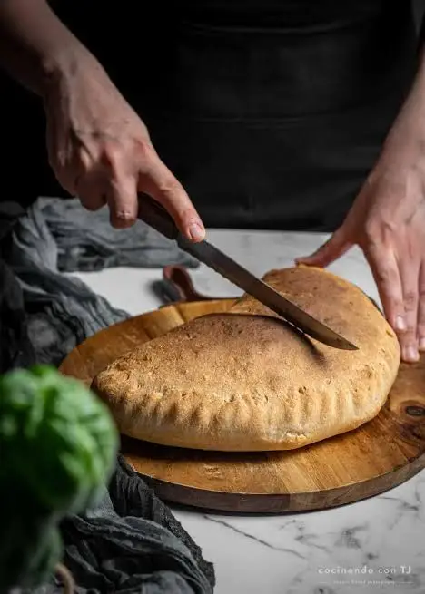 CALZONE CLASICO DE MUZZARELLA